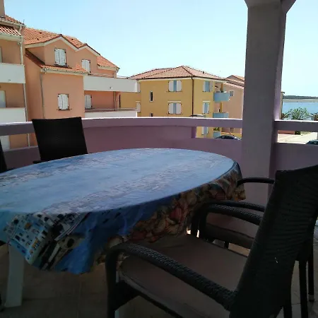 Teami Apartman Povljana